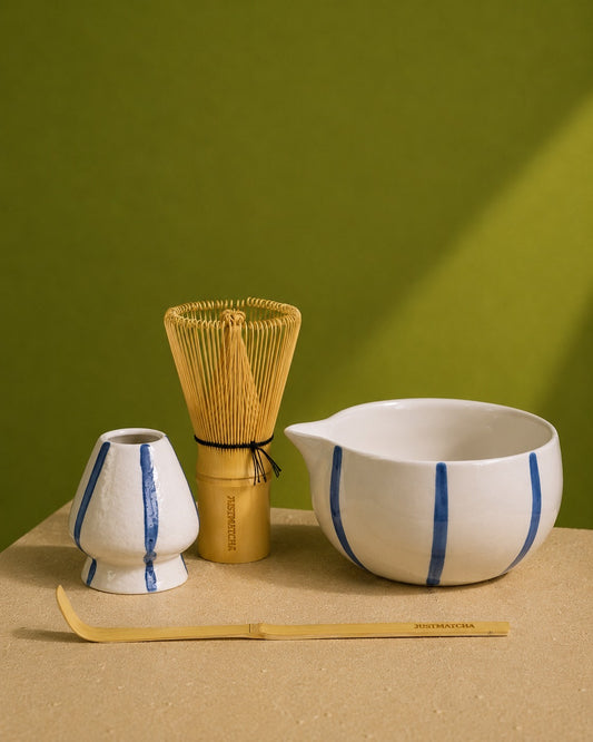 Blue lined set